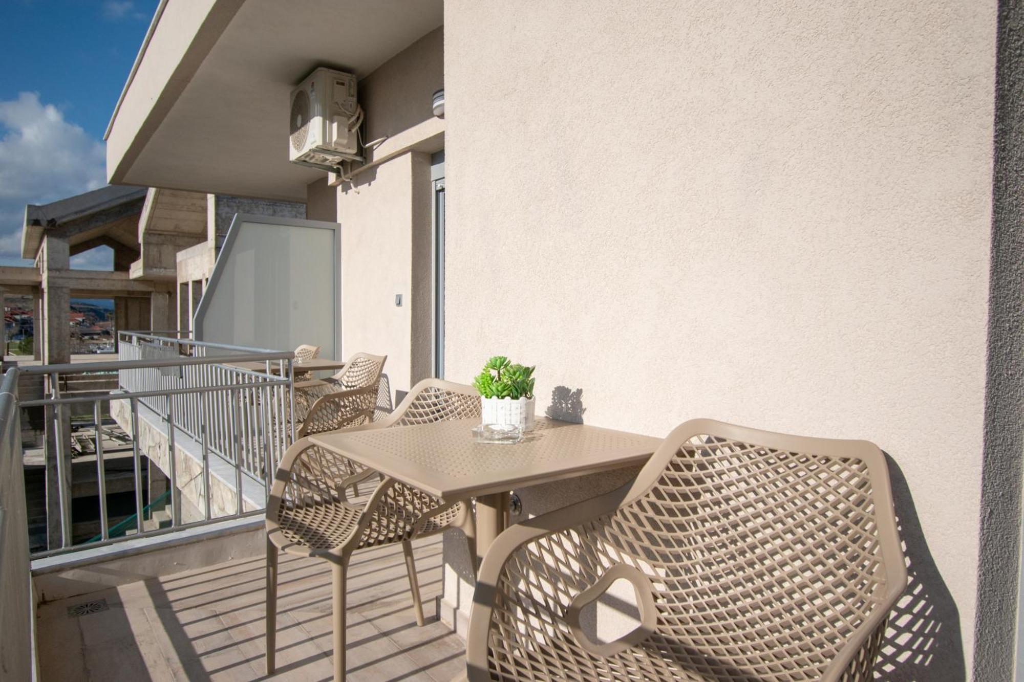 Magdalena Seaside Apartments Nea Roda Exterior photo
